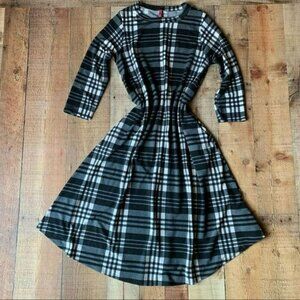 Bellamie black and white checkered plaid long sleeve knit t-shirt dress - S